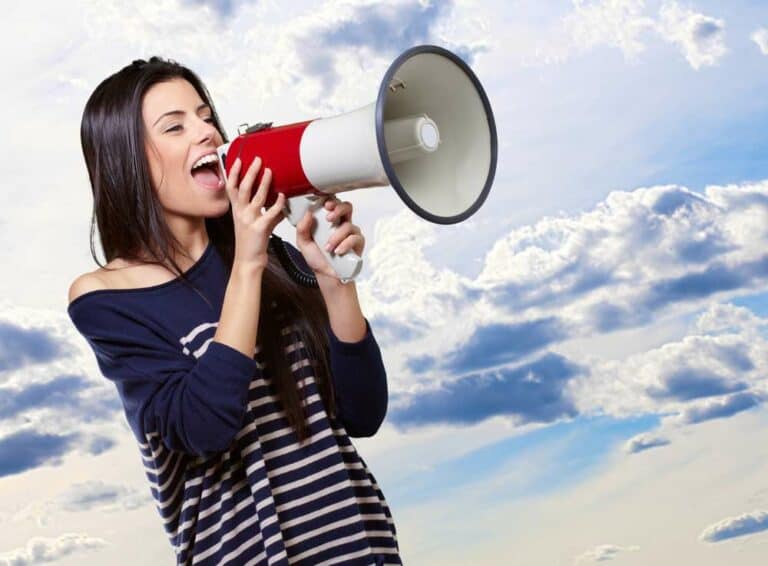 Mehr über den Artikel erfahren Megafon